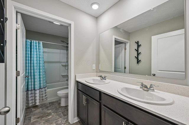 295 Flint Court, Commercial Point, OH 43116