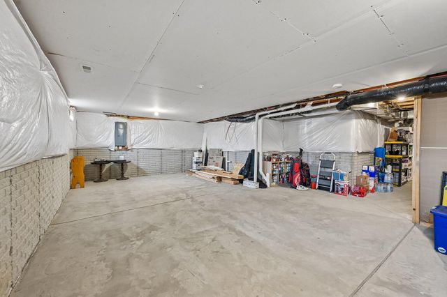 295 Flint Court, Commercial Point, OH 43116