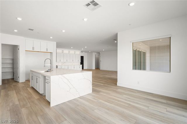 12428 Breezy Bluff Avenue, Las Vegas, NV 89138