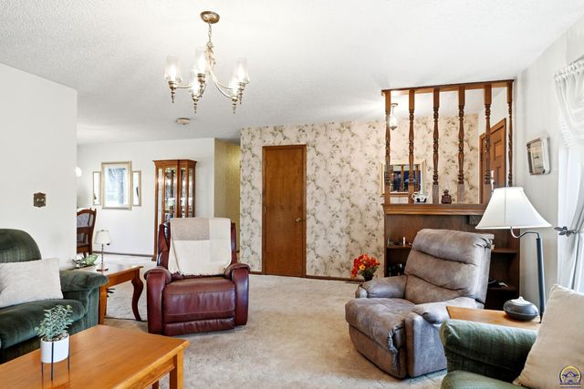 1416 Brant ST, Osage City, KS 66523