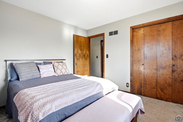 1416 Brant ST, Osage City, KS 66523