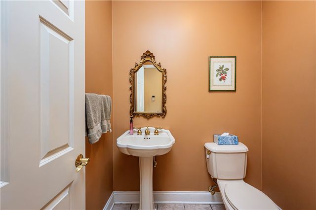 127 Woodhaven Dr, Hempfield Twp, PA 15644