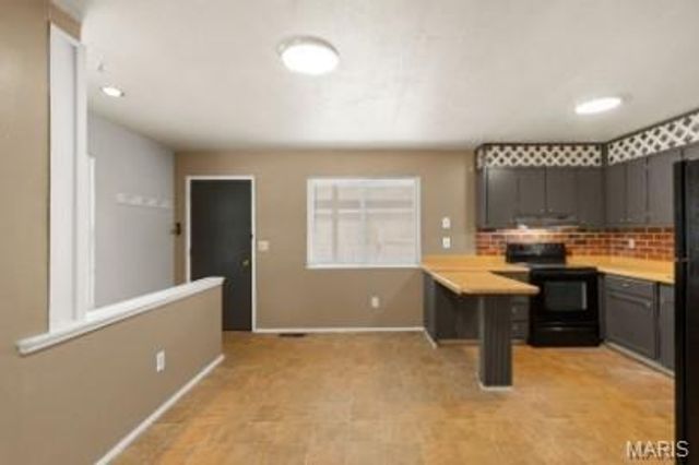 1114 Ransome Court, Florissant, MO 63031
