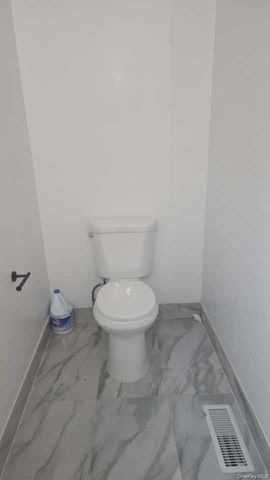 23 Sunlight Hill, Yonkers, NY 10704