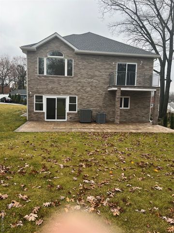 23 Sunlight Hill, Yonkers, NY 10704