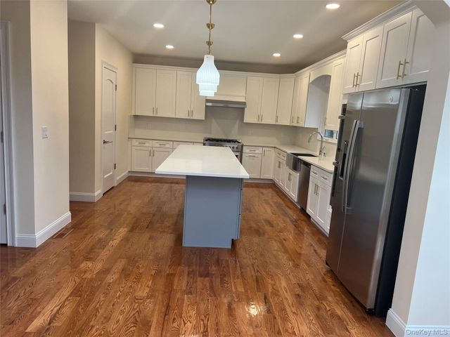 23 Sunlight Hill, Yonkers, NY 10704