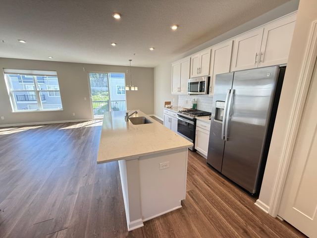 2851 Lexington Place N, Roseville, MN 55113