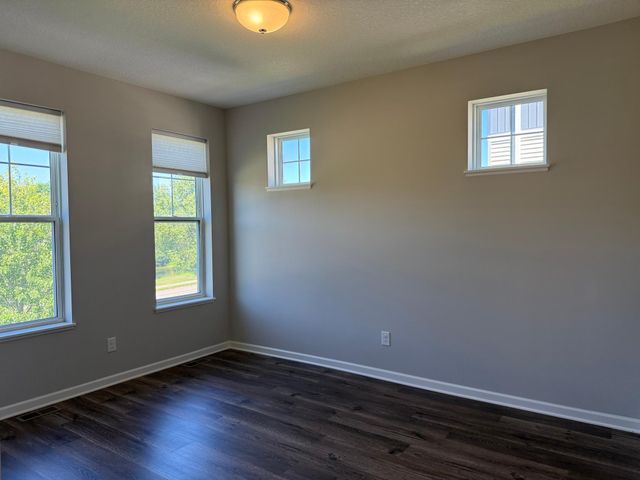2851 Lexington Place N, Roseville, MN 55113