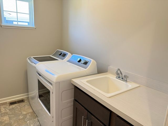 2851 Lexington Place N, Roseville, MN 55113