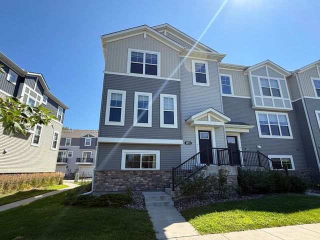2851 Lexington Place N, Roseville, MN 55113