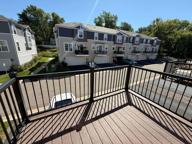 2851 Lexington Place N, Roseville, MN 55113