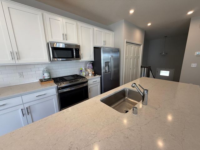 2851 Lexington Place N, Roseville, MN 55113