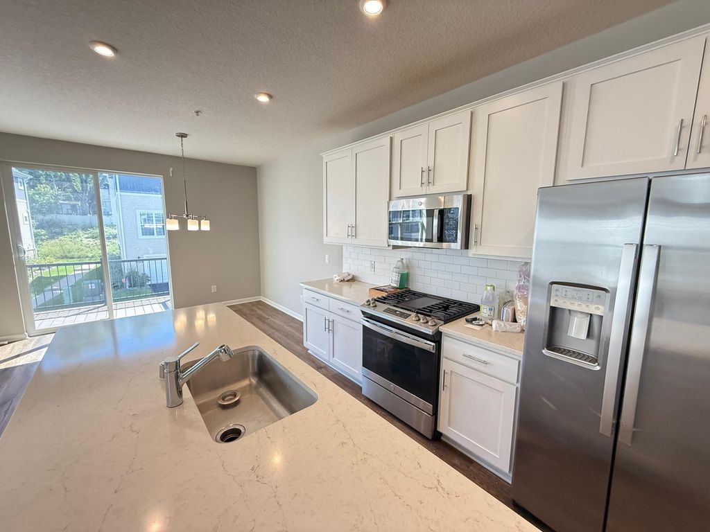 2851 Lexington Place N, Roseville, MN 55113 — photo 4