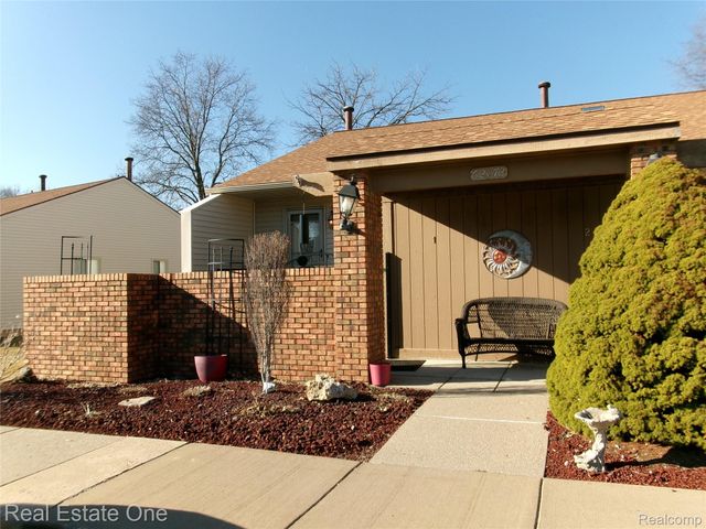 62072 York town Drive 1, South Lyon, MI 48178