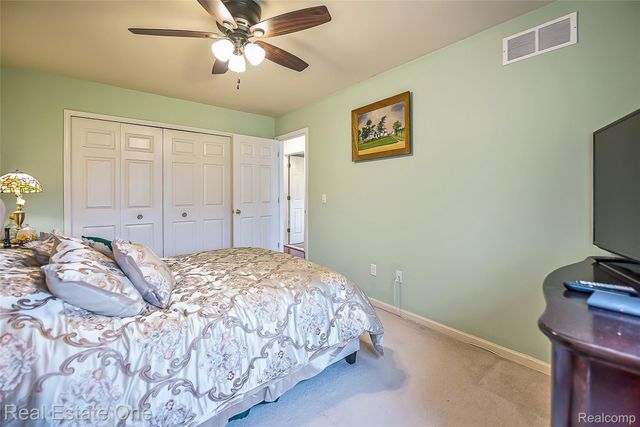 62072 York town Drive 1, South Lyon, MI 48178