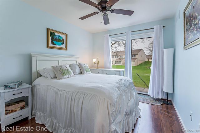 62072 York town Drive 1, South Lyon, MI 48178