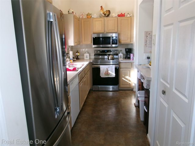 62072 York town Drive 1, South Lyon, MI 48178