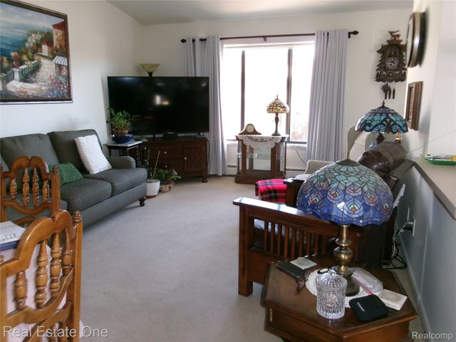 62072 York town Drive 1, South Lyon, MI 48178