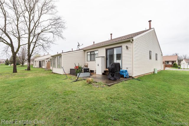 62072 York town Drive 1, South Lyon, MI 48178