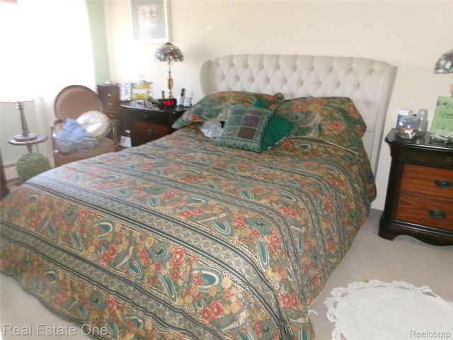 62072 York town Drive 1, South Lyon, MI 48178