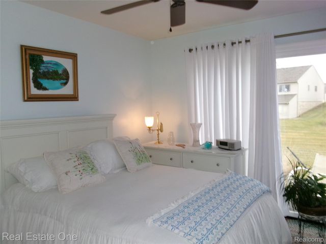 62072 York town Drive 1, South Lyon, MI 48178