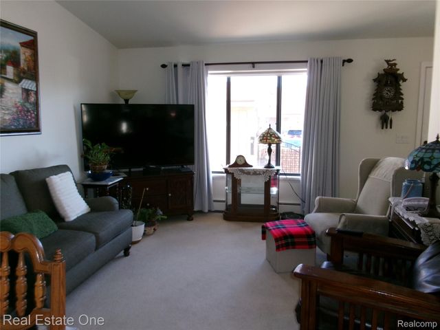 62072 York town Drive 1, South Lyon, MI 48178