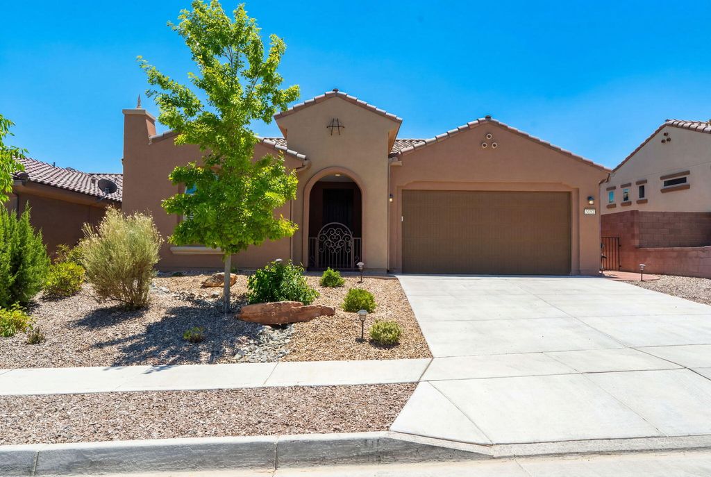 9228 Sugar Creek Lane NW, Albuquerque, NM 87120