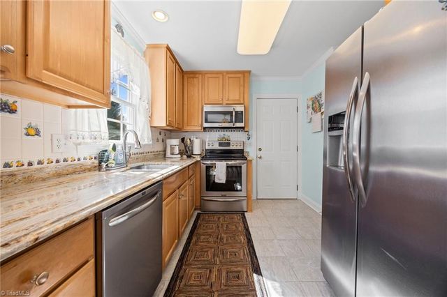 8092 Oak Creek Drive, Stokesdale, NC 27357