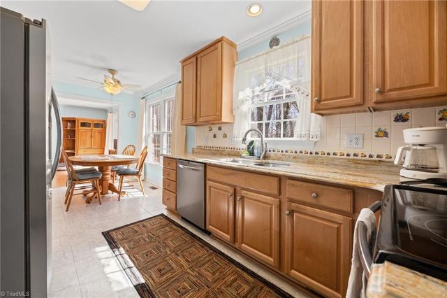 8092 Oak Creek Drive, Stokesdale, NC 27357