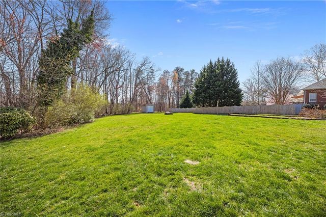 8092 Oak Creek Drive, Stokesdale, NC 27357