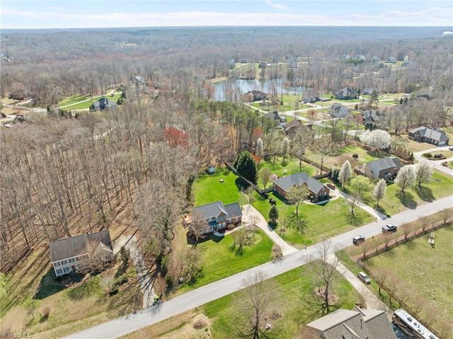 8092 Oak Creek Drive, Stokesdale, NC 27357