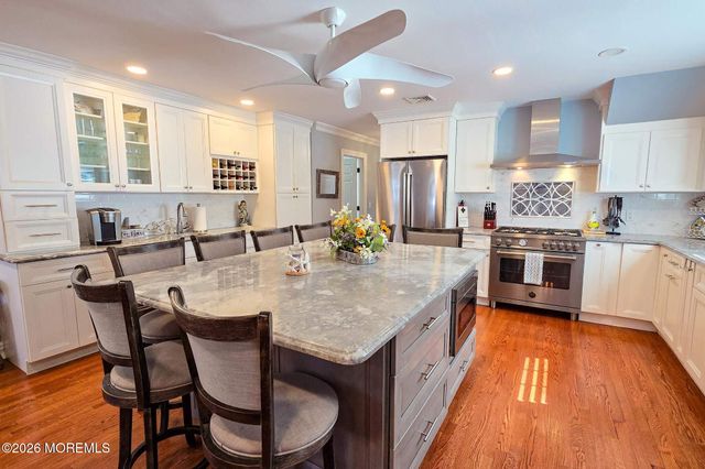 8 New Brunswick Avenue, Lavallette, NJ 08735