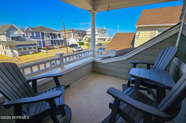 8 New Brunswick Avenue, Lavallette, NJ 08735