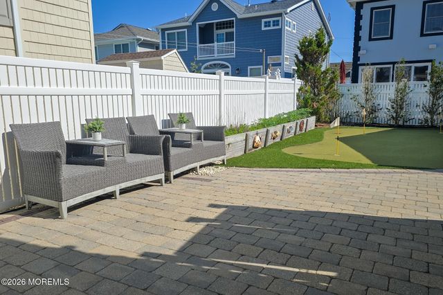 8 New Brunswick Avenue, Lavallette, NJ 08735