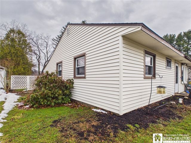 14 Plymouth Avenue, Franklinville, NY 14737