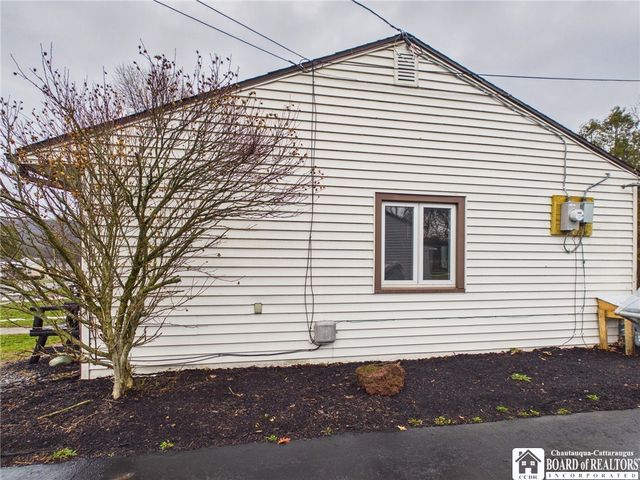 14 Plymouth Avenue, Franklinville, NY 14737