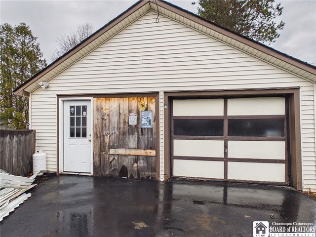 14 Plymouth Avenue, Franklinville, NY 14737