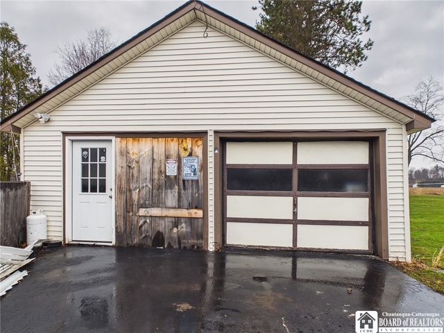 14 Plymouth Avenue, Franklinville, NY 14737