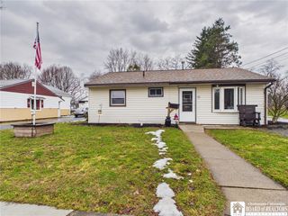 14 Plymouth Avenue, Franklinville, NY 14737