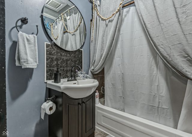 2220 Union Street, Columbus, IN 47201