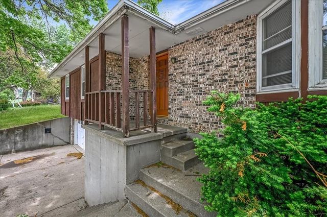 1000 N 20th Street, Leavenworth, KS 66048