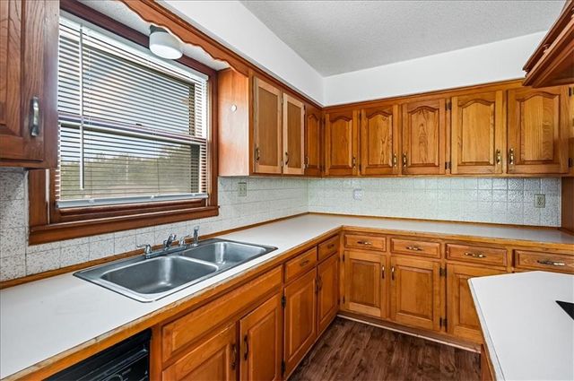 1000 N 20th Street, Leavenworth, KS 66048
