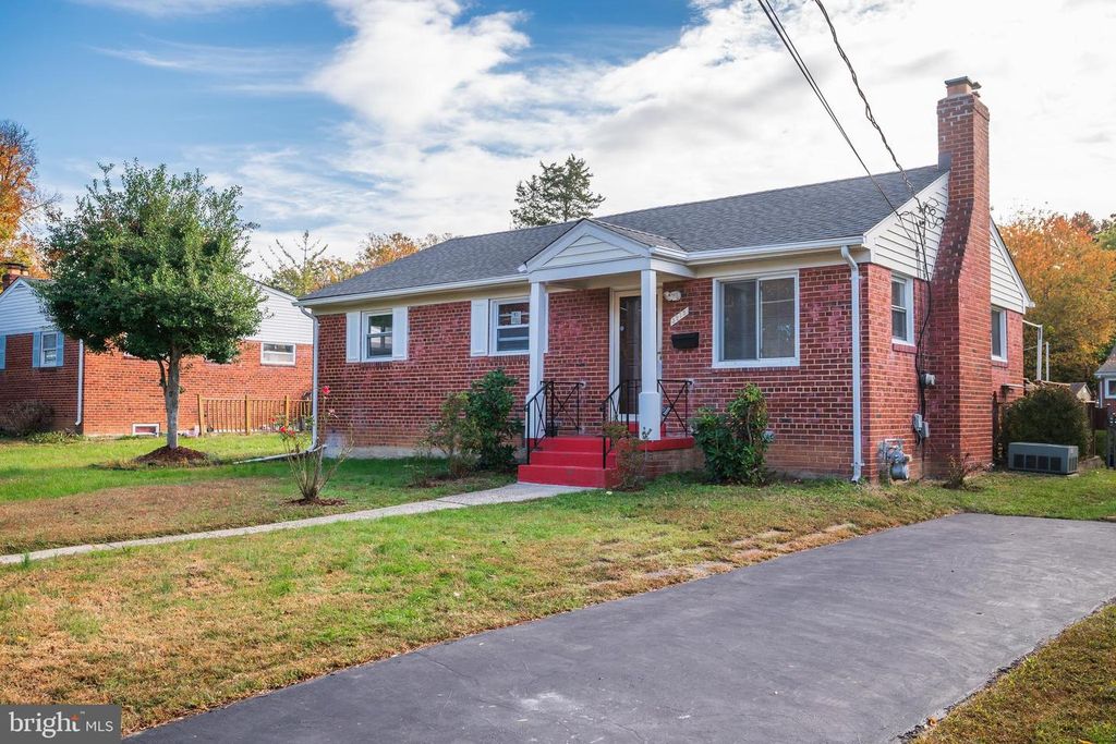 3215 PARKWOOD TER, Falls Church, VA 22042