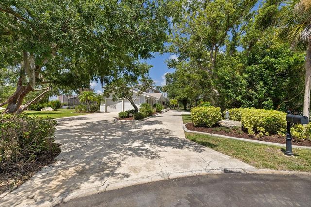 5623 HULL COURT, New Port Richey, FL 34652