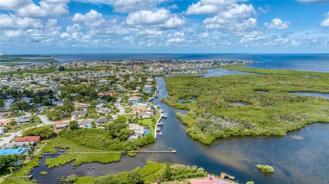 5623 HULL COURT, New Port Richey, FL 34652
