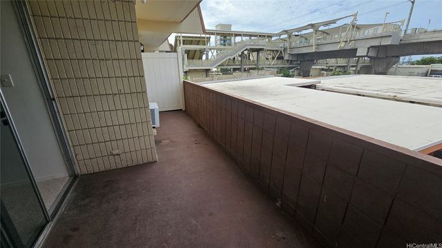 98-729 Moanalua Loop 108, Aiea, HI 96701