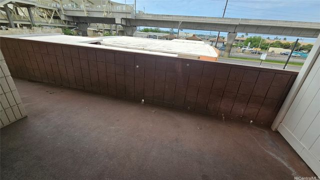 98-729 Moanalua Loop 108, Aiea, HI 96701