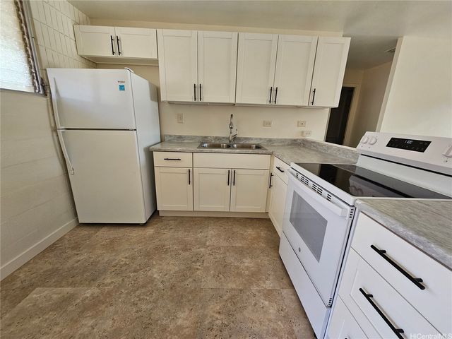 98-729 Moanalua Loop 108, Aiea, HI 96701