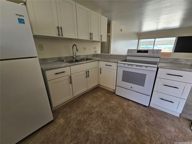 98-729 Moanalua Loop 108, Aiea, HI 96701