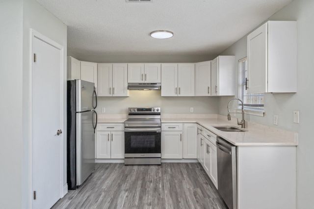 2129 Hillary Lane, Navarre, FL 32566